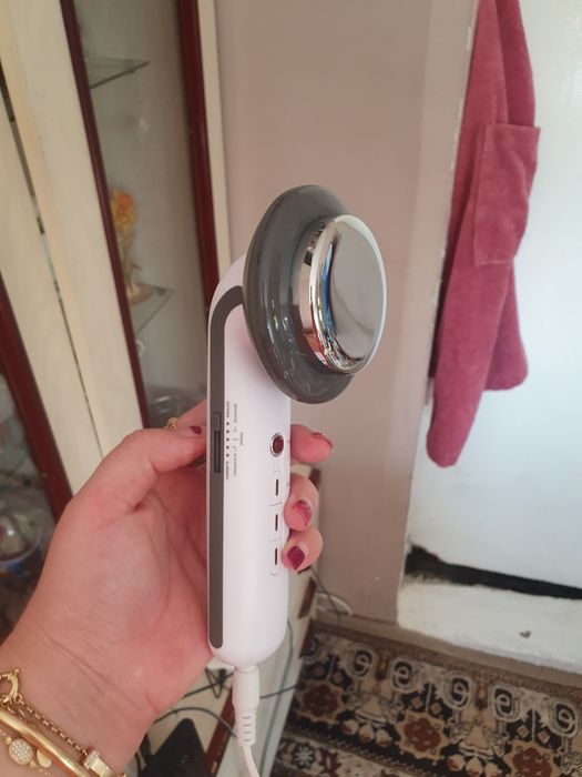 Уред ,който се използва за отслабване и за заглаждания на бръчки!