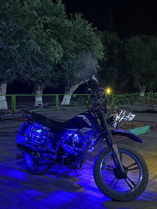 Мотоцикл 250 куб