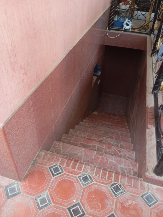 Два дома на одной территории