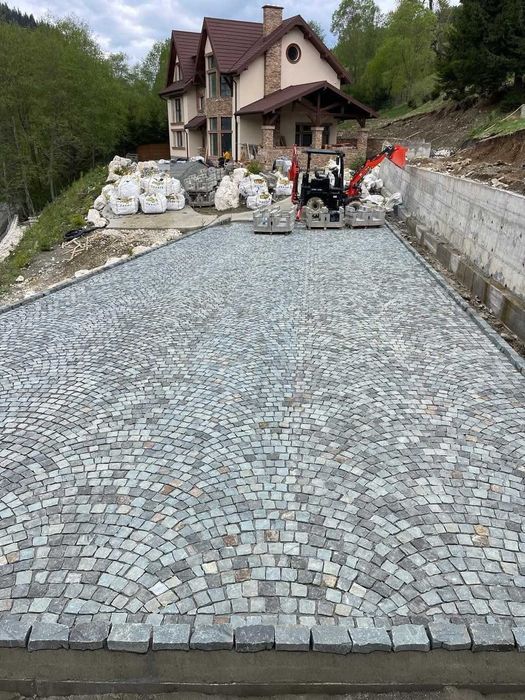Montaj Piatră Cubică / de Munte. Poze Reale. Echipă Serioasă Zona Bacău. Video de la Lucrări cu Clienți Mulțumiti.. Preț Avantajos pe mp.
