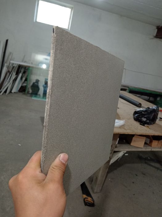 Продам керамическую плитку.