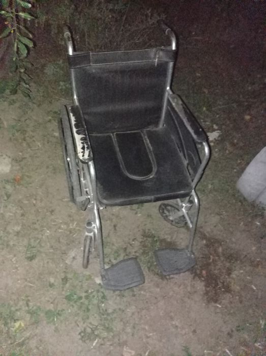 Продаю инвалидную коляску