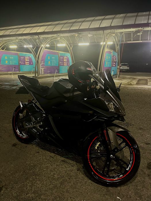 Motocicleta Yamaha YZF   R125