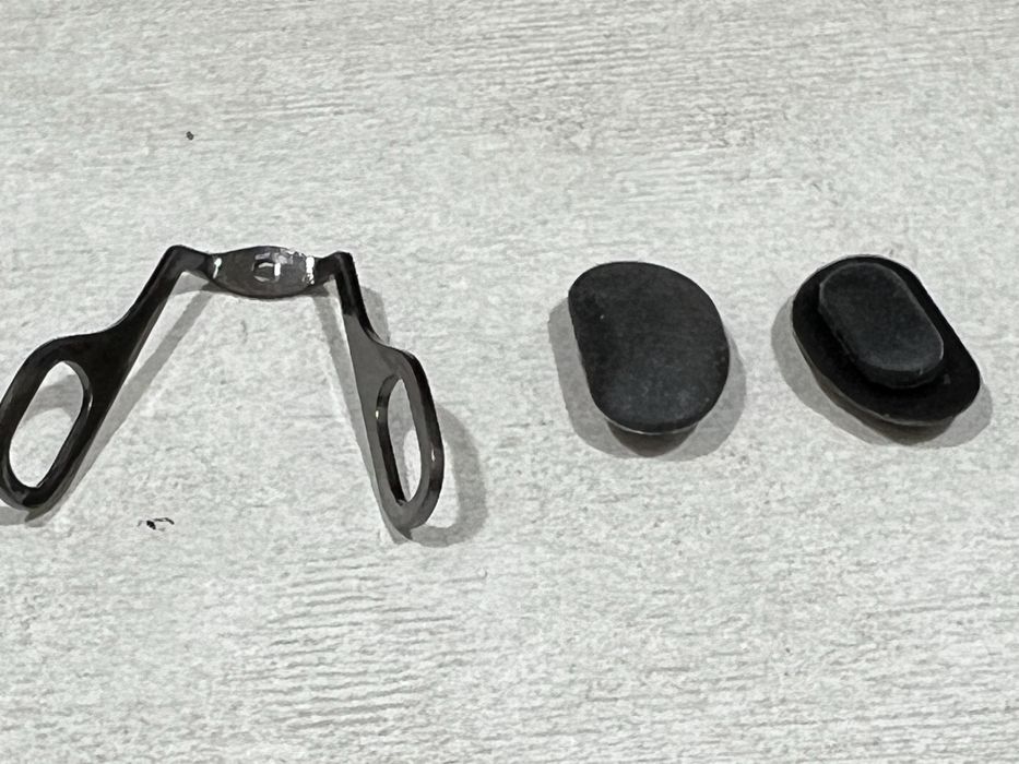 Запчасти для очков. Носовой упор