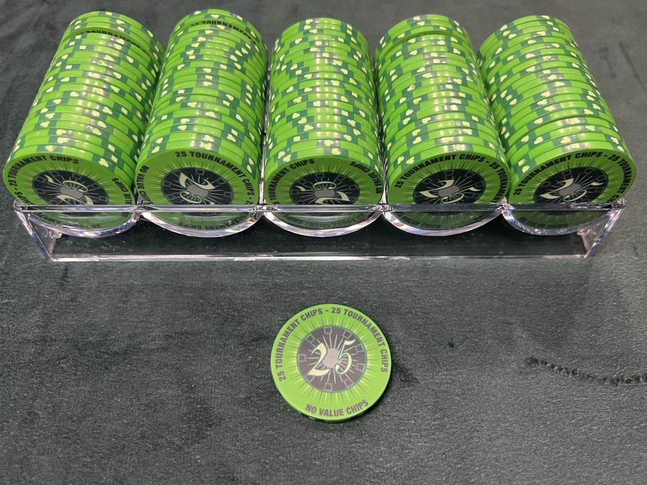 Jetoane poker cu microchip metal alama de casino editie limitata Casino Queen CustomTables.eu 50€ setul 100 bucati #jetoanepoker  #casinochips #casino