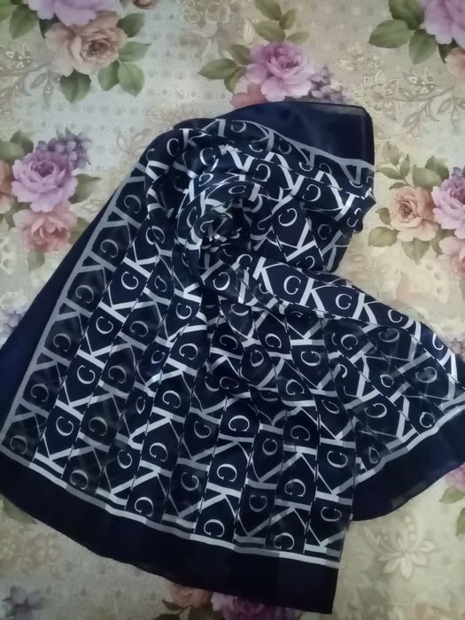 Esarfa Calvin Klein originala