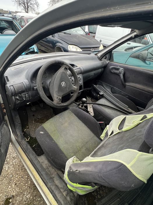 Opel Corsa НА ЧАСТИ