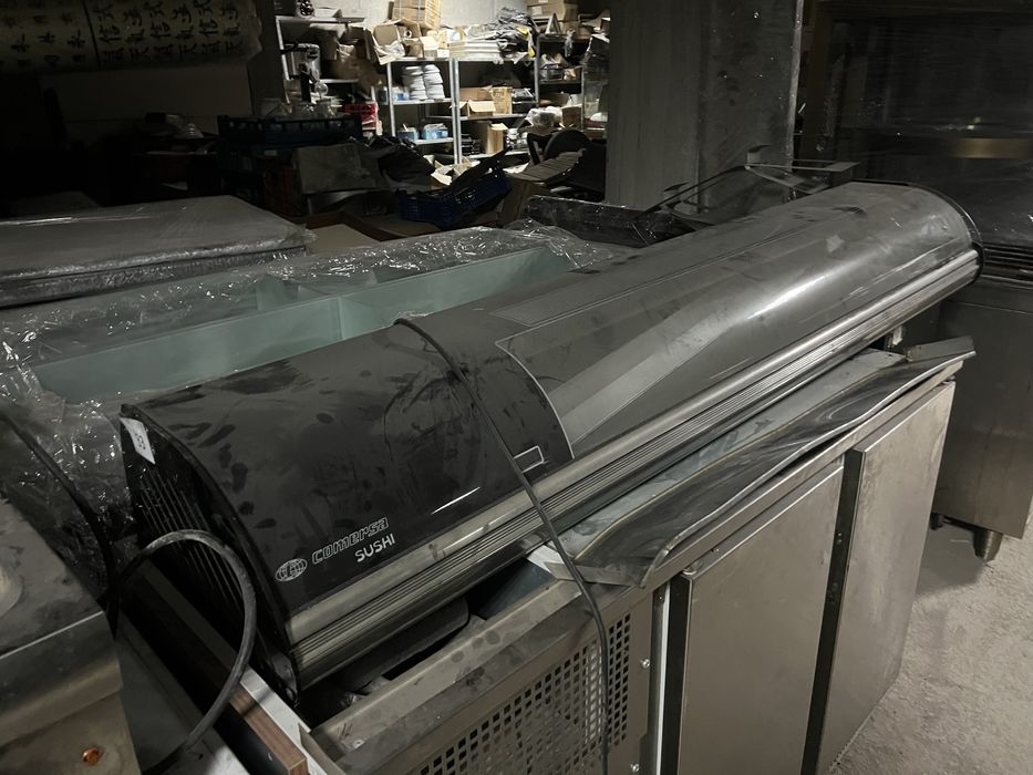 Професионална Витрина за суши Comersa