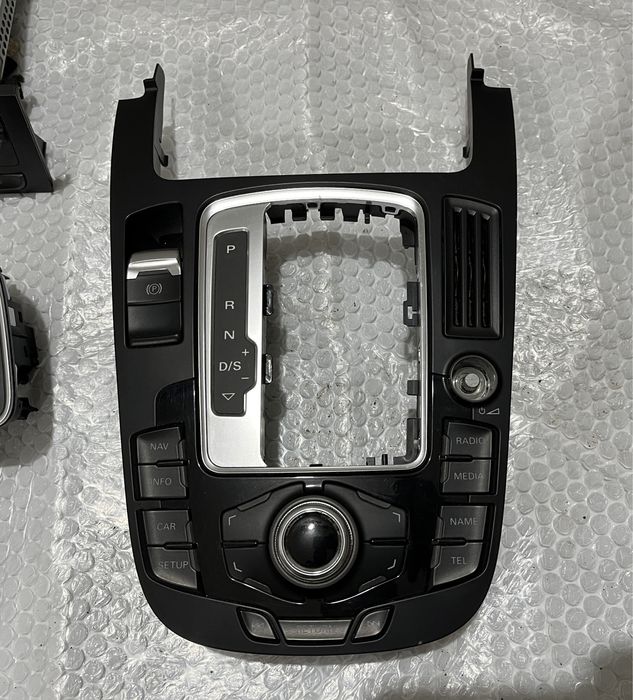 Kit navigatie / Display / Tastatura / Unitate Audi A4 A5 Q5