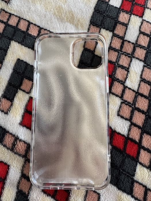 Продаю чехлы на iPhone 13