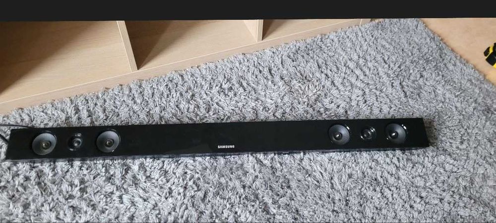 Samsung HW-F450 Sound Bar, folosit, stare foarte buna de functionare