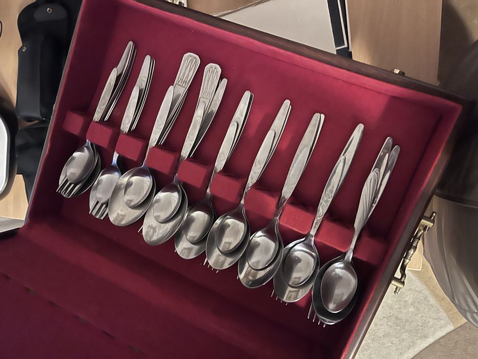 Set 9 tacamuri  si cutie lemn