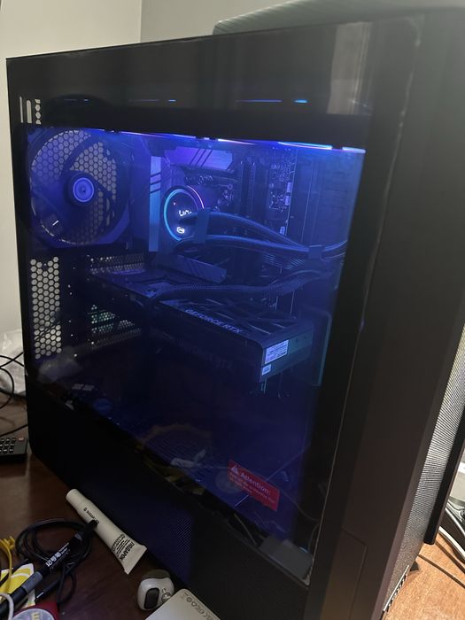 Продам компьютер новый срочно