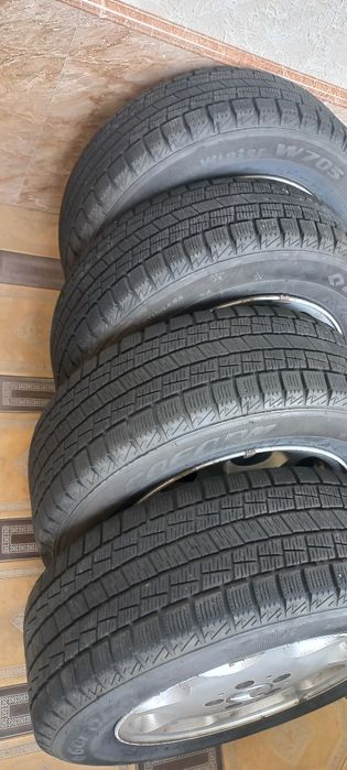 Шины R 15 4 шт. С дисками на МЕРС.