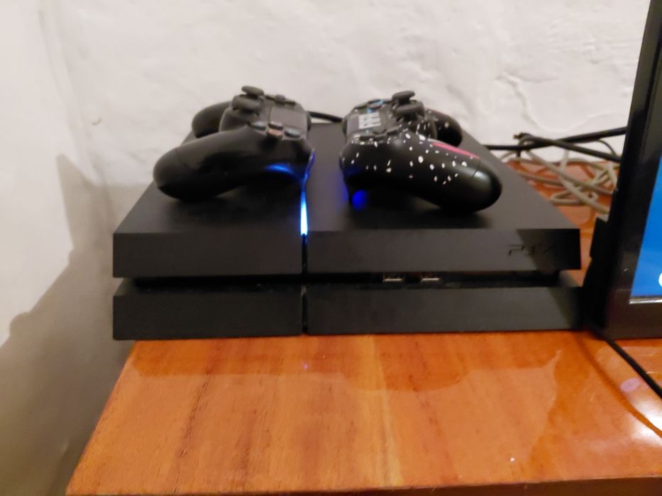 Playstation 4  1 tb + подписка еа play