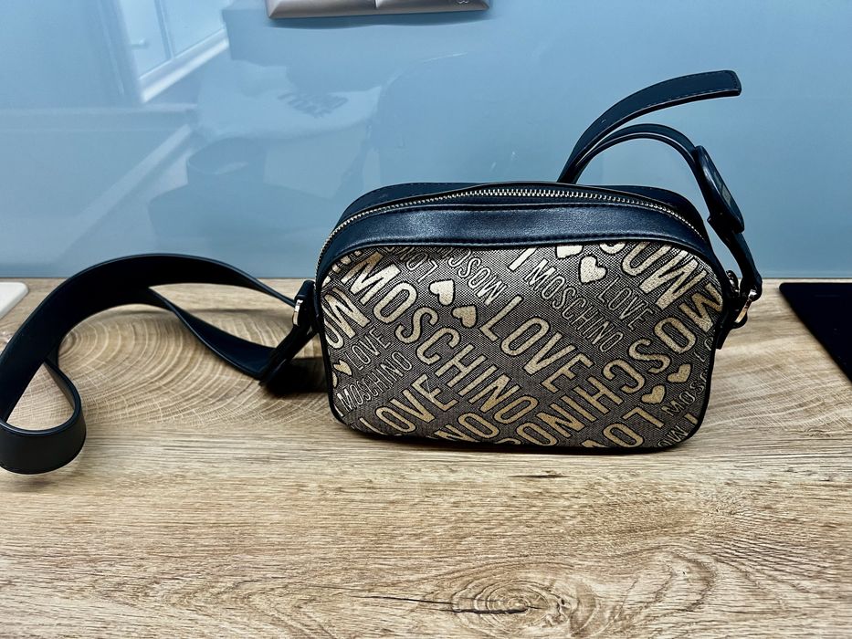 Чанта “ Love Moschino”