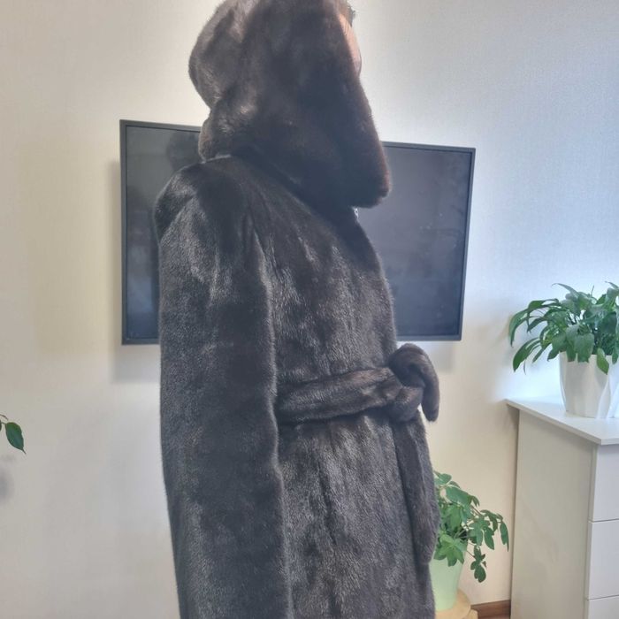 Продам шубу норковую