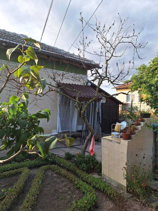 Къща в Кардам...