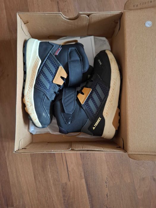 Adidas Terrex детски боти