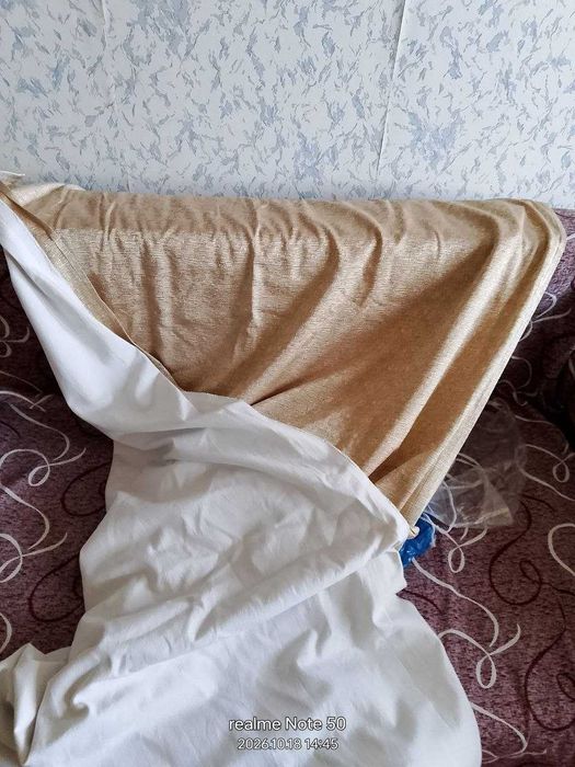 Плотные шторы,с х/б подкладом.Недорого.