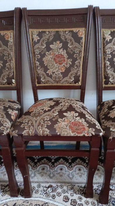 12 kishilik stul stol sotiladi narx kelishiladi