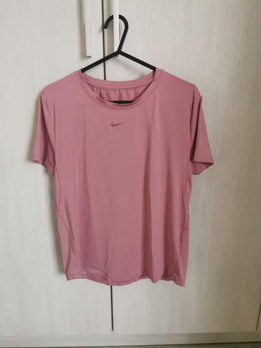 Дамска тениска Найк