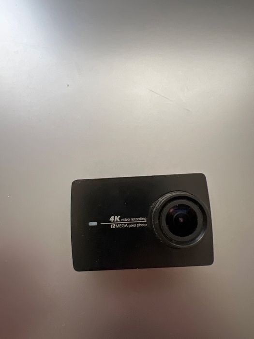 Экшен камера Yi 4k