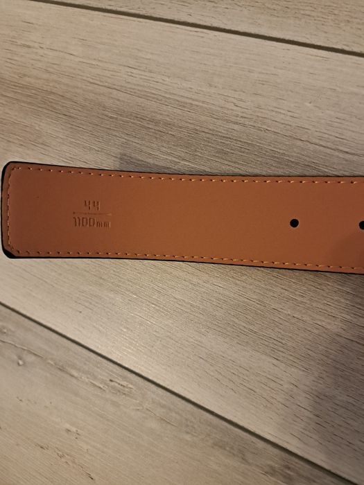 Curea LV 110 cm noua stare perfecta