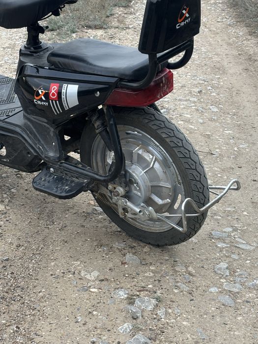 продам скутер ск8