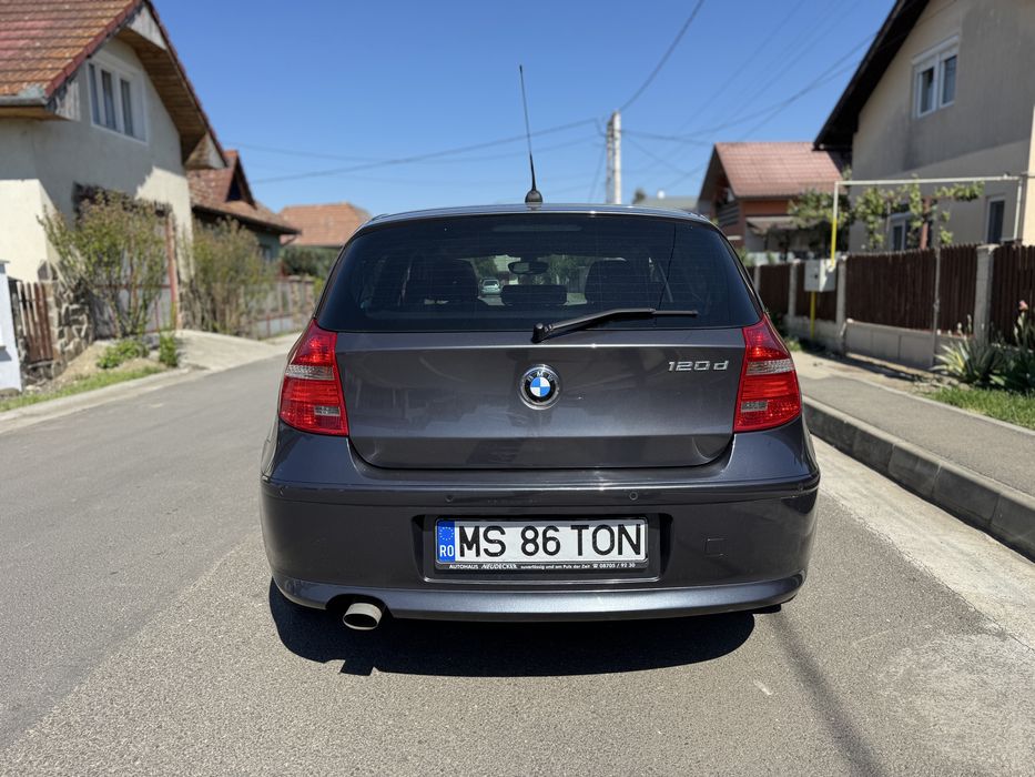 BMW 120d Automat • Webasto • Dublu Climatronic • Intretinut • Revizii la zi