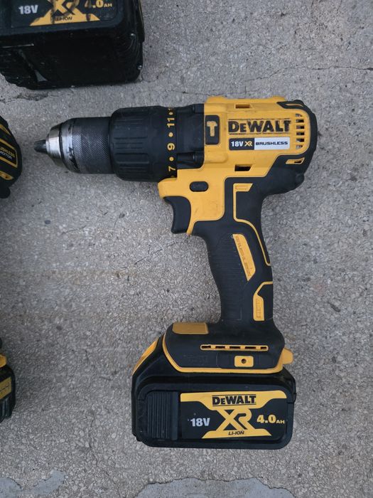DeWalt  DCD778 filetanta cu percutie si acumulator