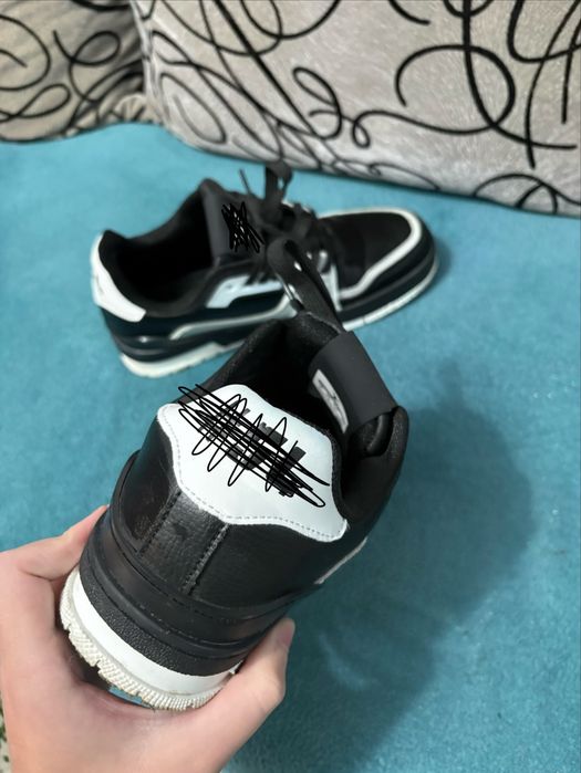 Lv trainers 54.