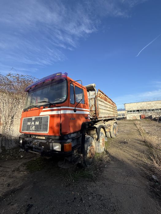 Камион MAN 35-372 самосвал