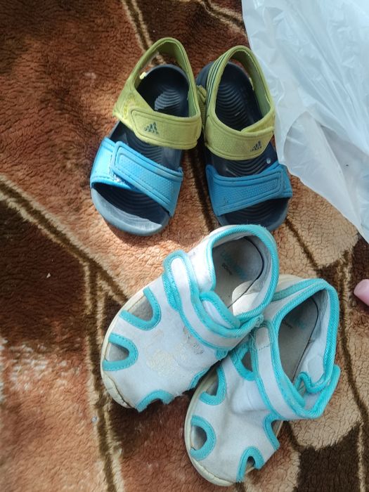 Продам жилетки и куртку