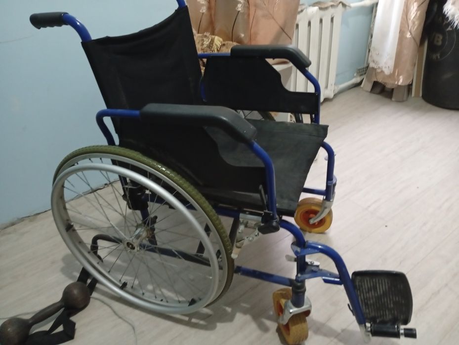 Инвалидная коляска