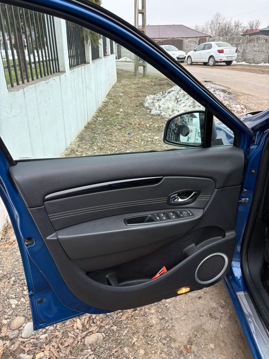 Renault  Scenic 2011