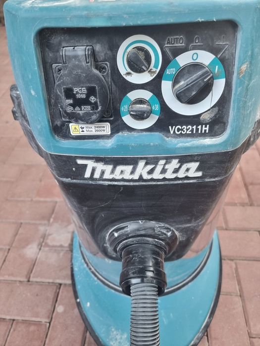 Aspirator umed uscat makita vc 3211h