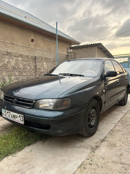 Тайота Карина Е 1992 с хорошом состояний