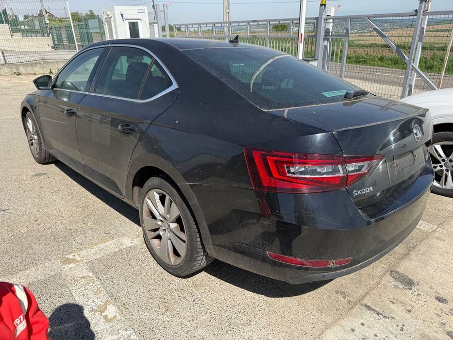 Dezmembrez Skoda superb 3 berlina neagra lg9r 2017 2.0 tdi DFGA DSG SWV