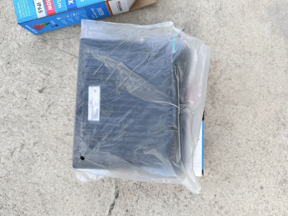 Продам новые светодиодные прожекторы MEGA LIGHT INTER