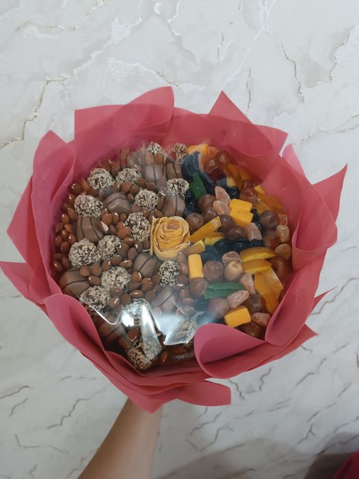 Клубника в шоколаде, мужские букеты, сладкие букеты, букетв из сухофру