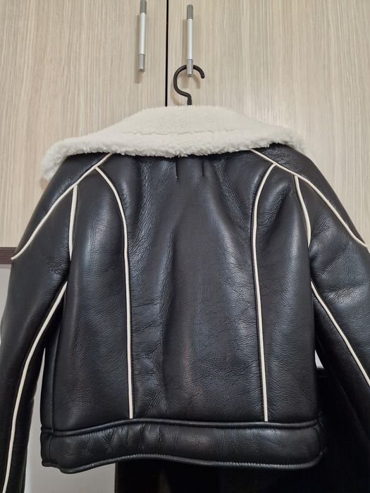 Geacă Bershka mărimea xs