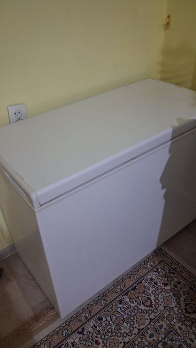 Морозильник большой