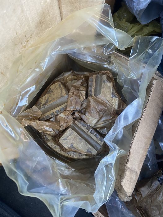 Продаю токарьные инструменты