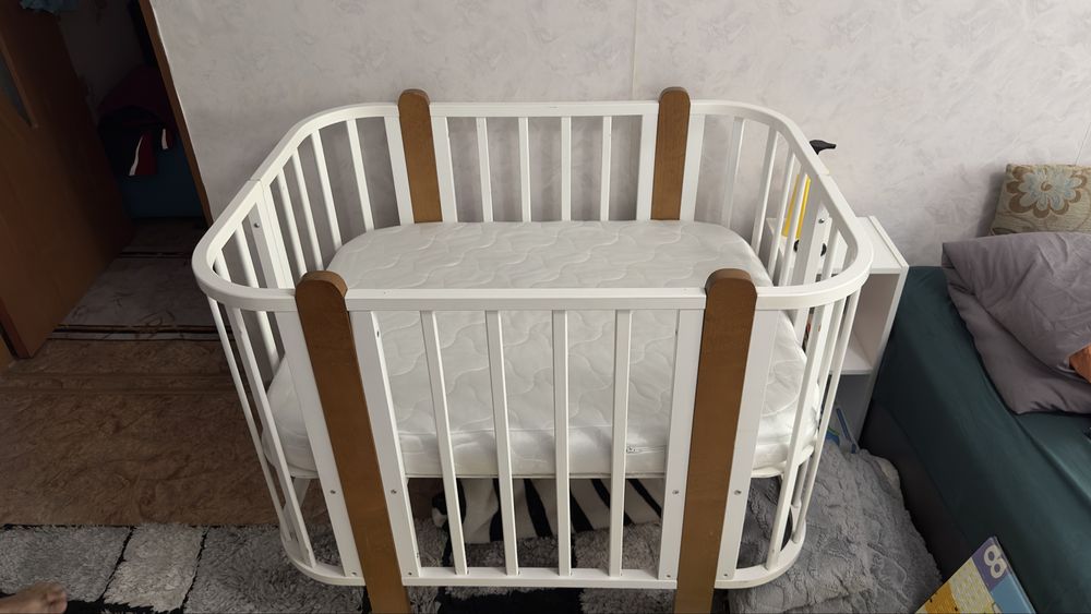 Продам детскую кроватку-маятник