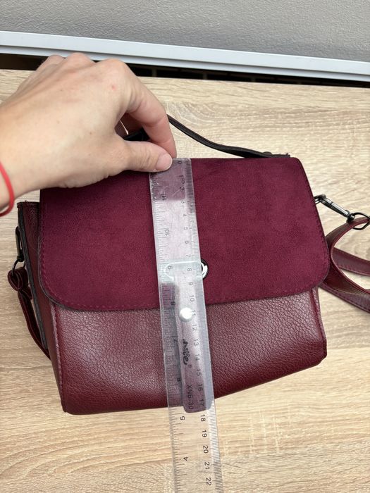 Тъмночервена дамска чанта