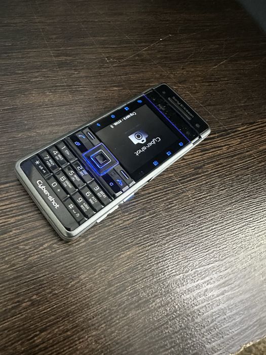 Продам легенду Sony Ericsson C902