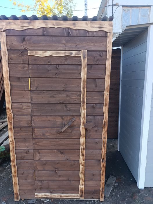 Продам туалет из сосны.