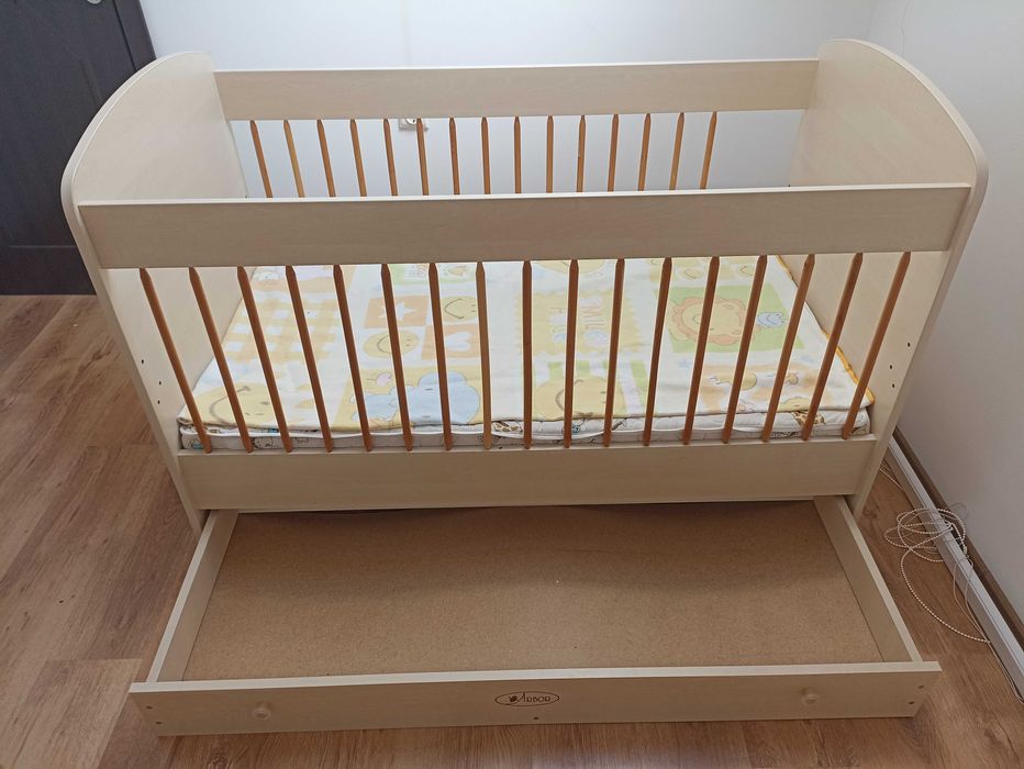 Бебешка кошара Arbor с чекмедже + матрак