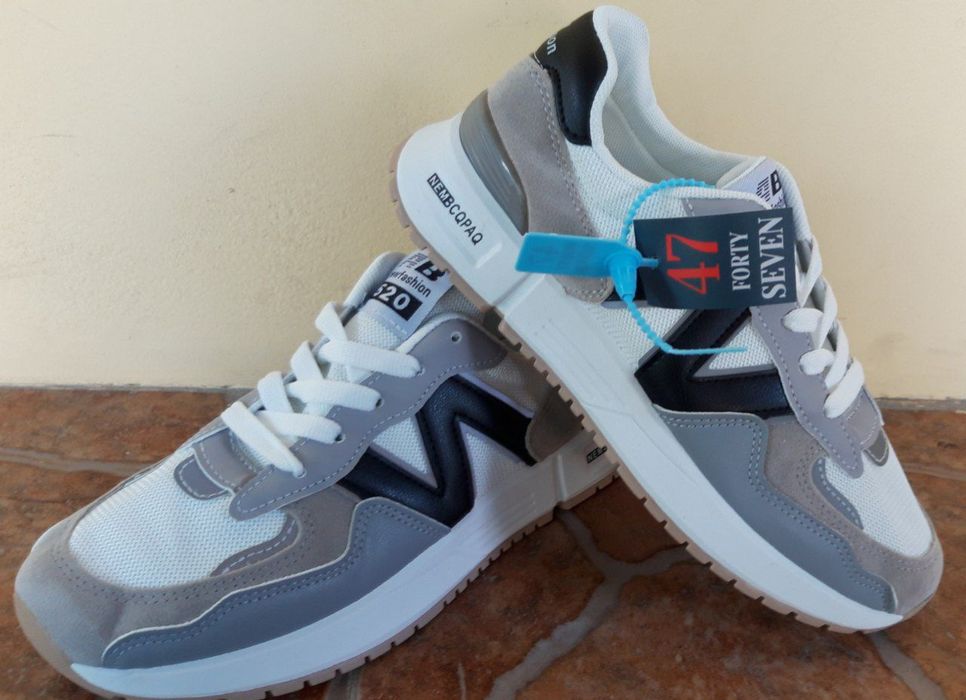 Продаю женские кроссовки размеры имеется